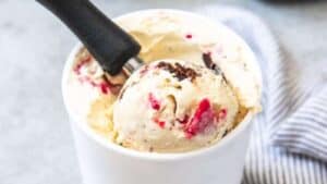 18 White Chocolate Raspberry Desserts Worth Every Bite