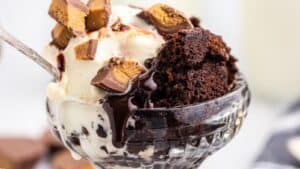 22 Crowd-Favorite Brownies That Never Last Long
