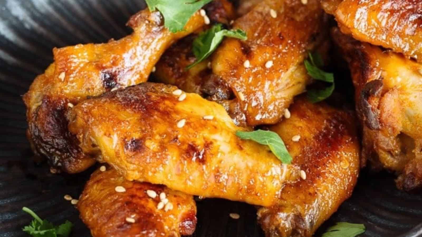 Slow Cooker Sriracha Chili Chicken Wings