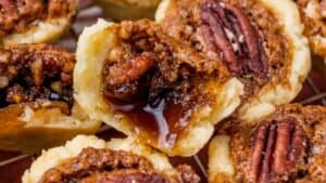 16 Gooey, Creamy, and Stuffed Desserts That Deliver a Delicious Surprise