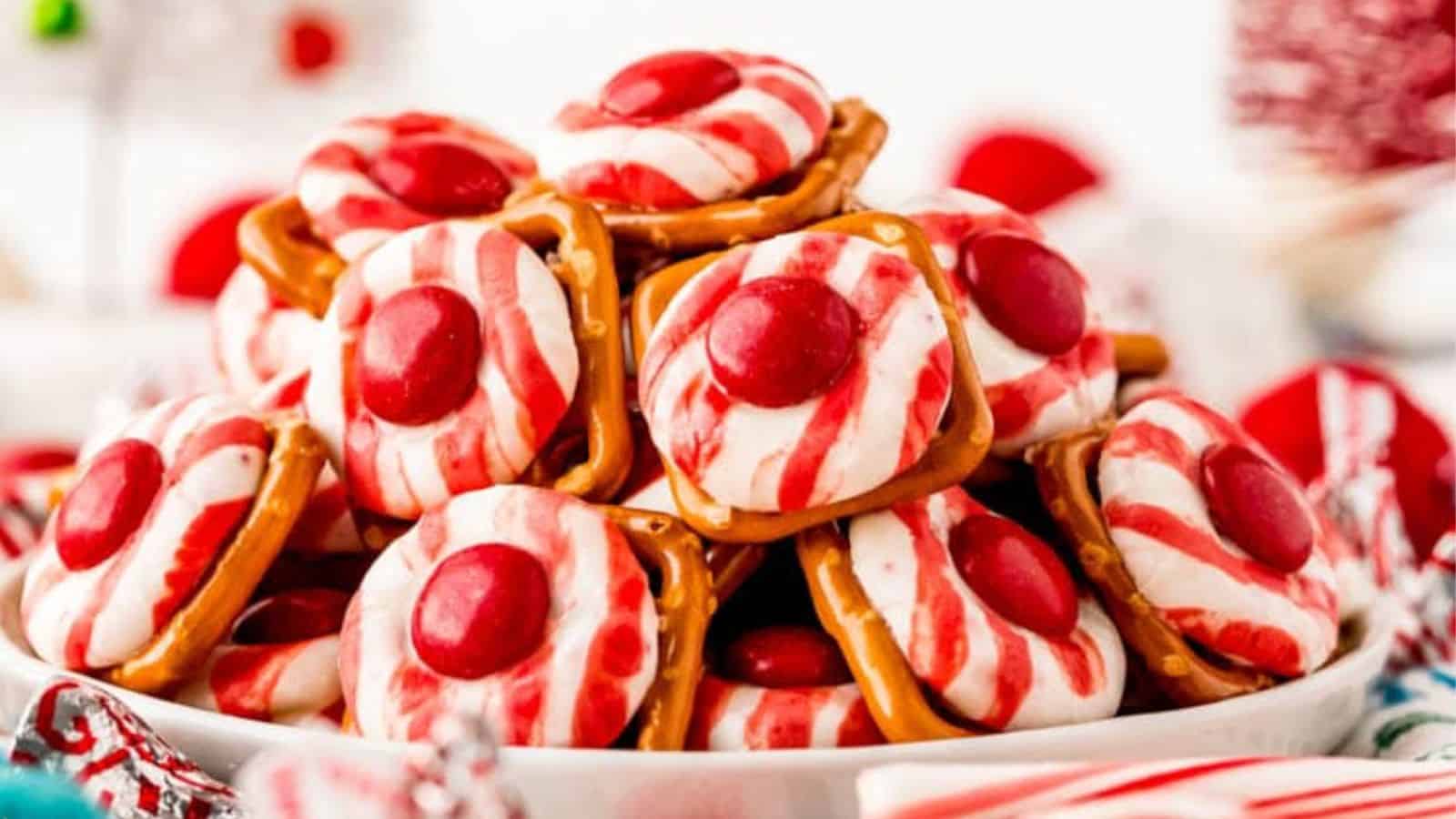 Peppermint Pretzel Bites