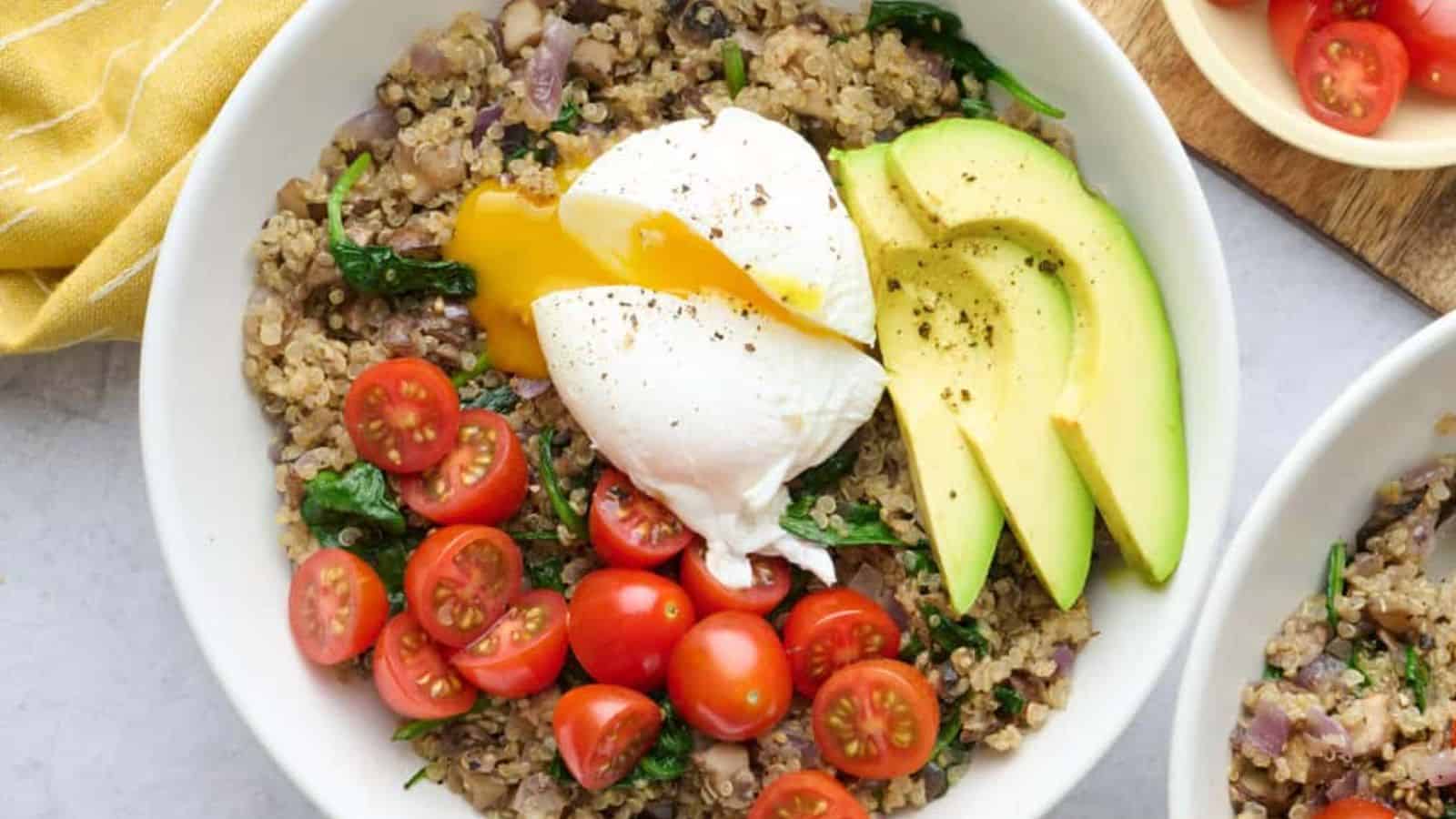 QUINOA BREAKFAST BOWL