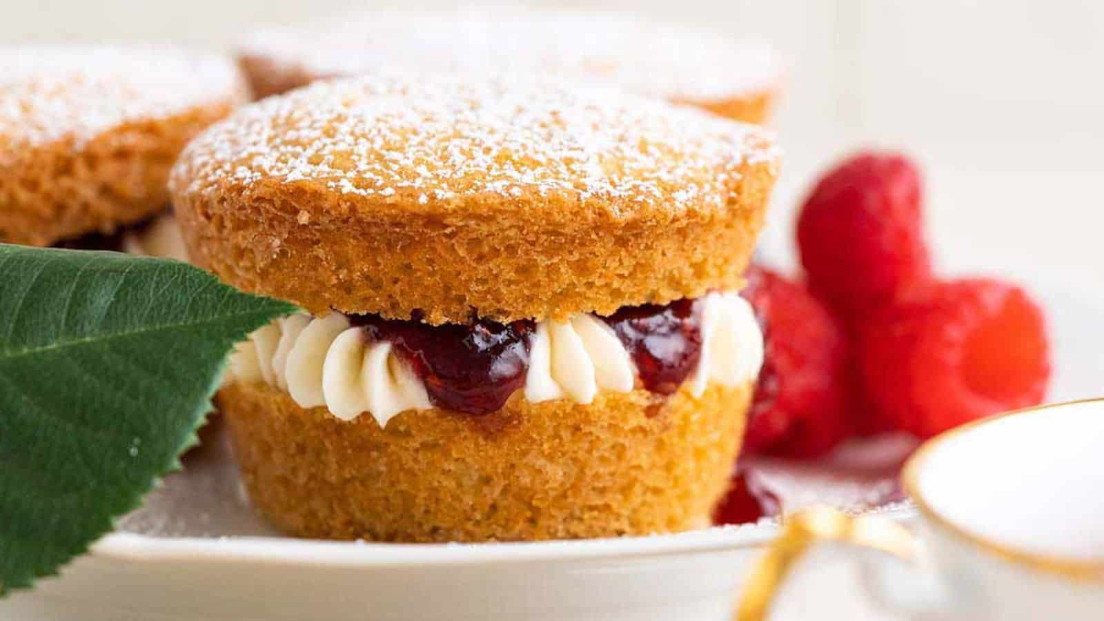 Mini Victoria Sponge Cake Recipe