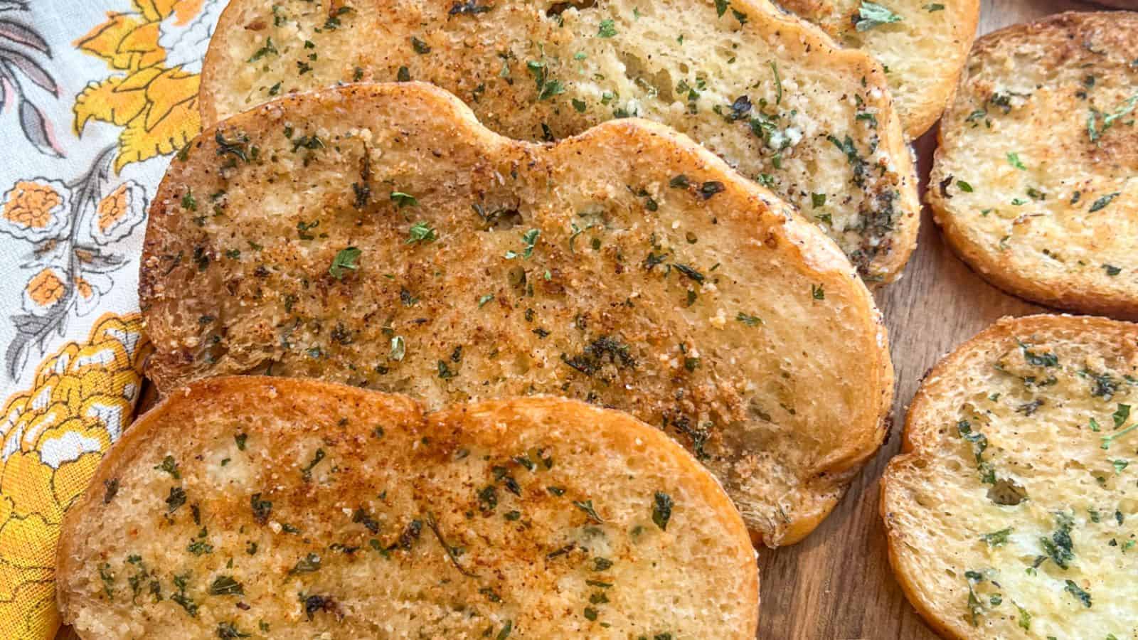 Cast Iron Garlic Bread