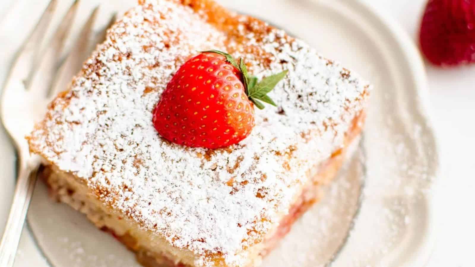 Easy Strawberry Cake