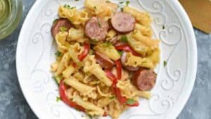 One Pot Cheesy Cajun Pasta