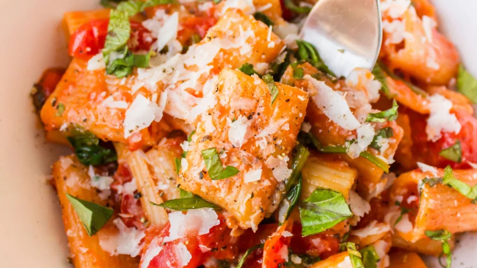 Creamy Tomato Rigatoni Pasta
