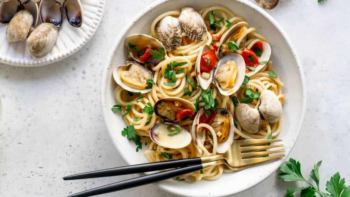 Clam Pasta (Spaghetti Alle Vongole)