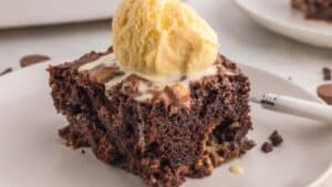 Chocolate Peanut Butter Earthquake Cake
