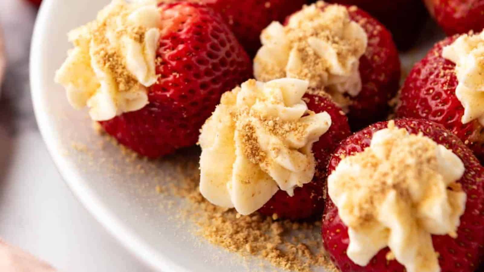 Cheesecake Stuffed Strawberries